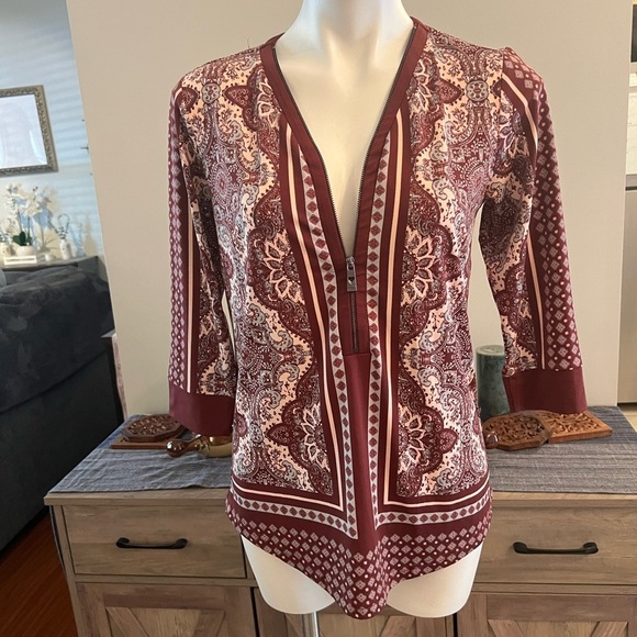 Belle by Kim Gravel zip front blouse - Picture 2 of 5